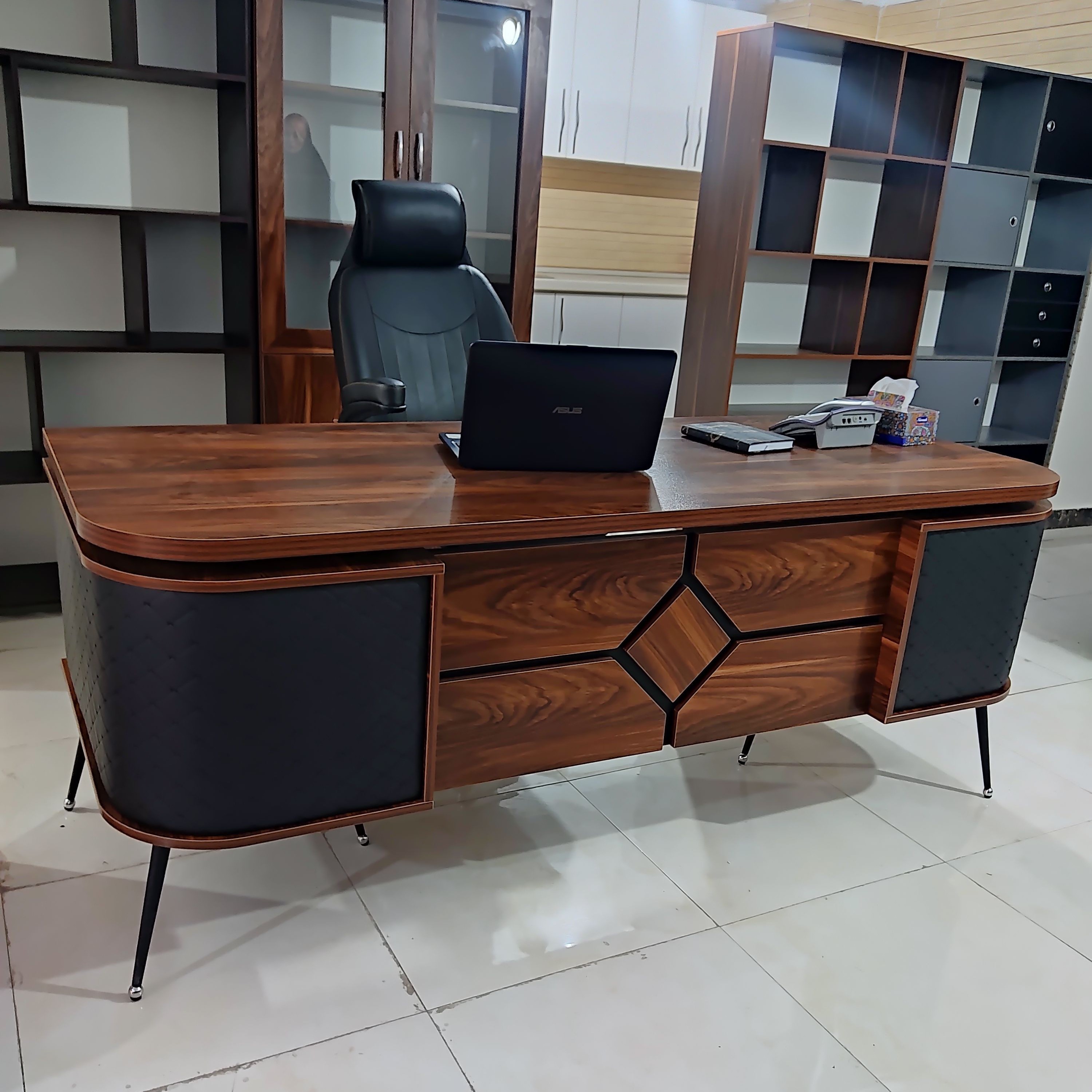 میز اداری کد 004 مدیریت  پس کرایه