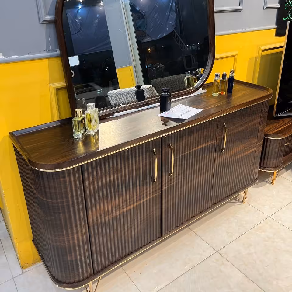 آینه و کنسول پس کرایه