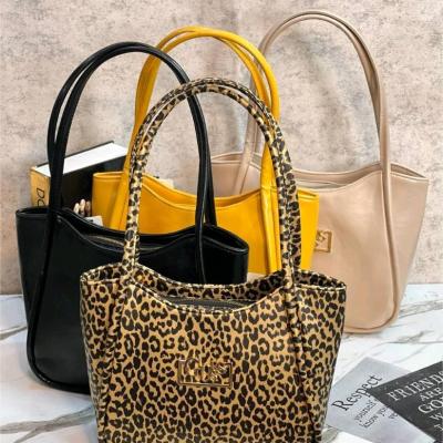 کیف زنانه و دخترانه خارجی