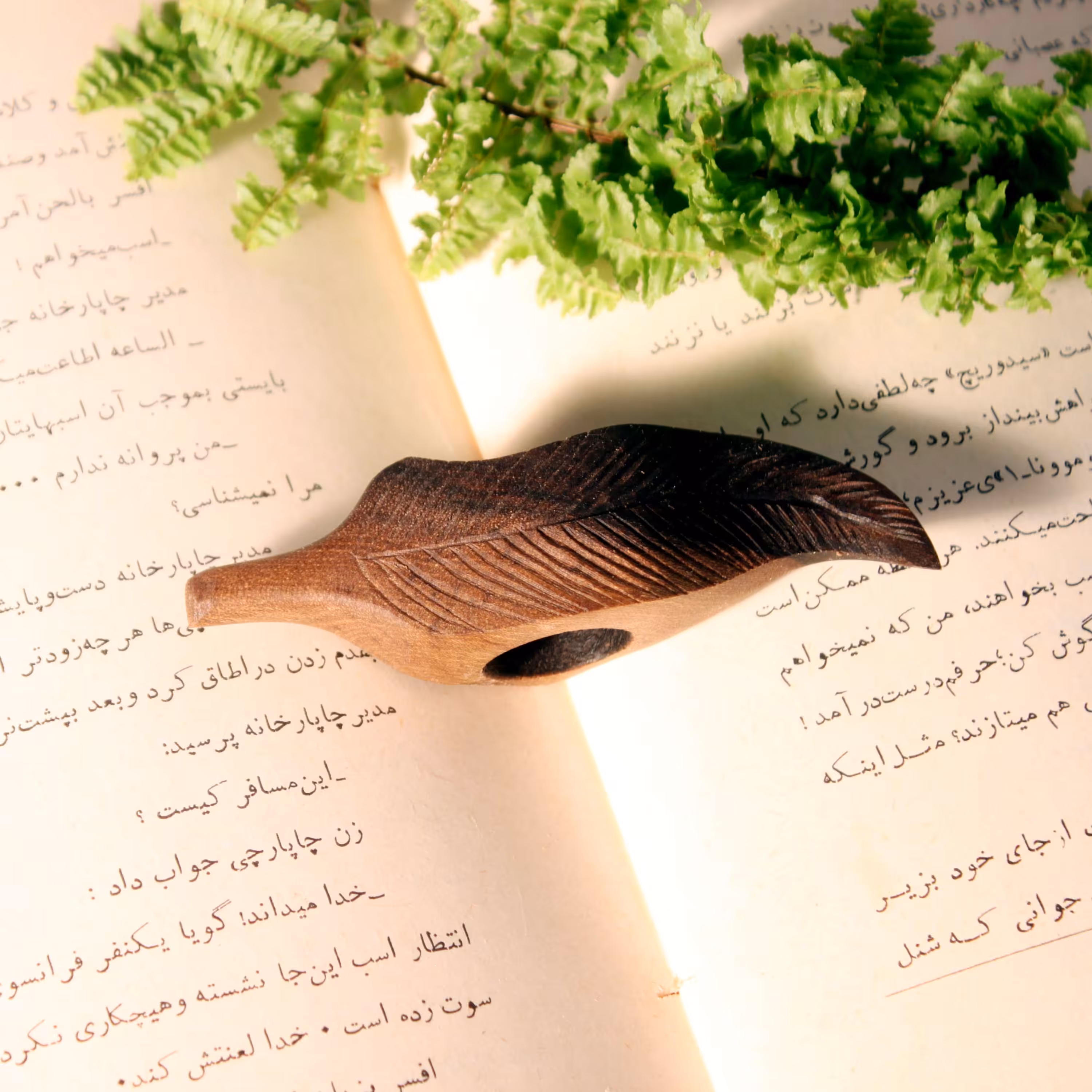 صفحه نگهدار کتاب انگشتی  دستساز چوبی طرح برگ  گیلاس 