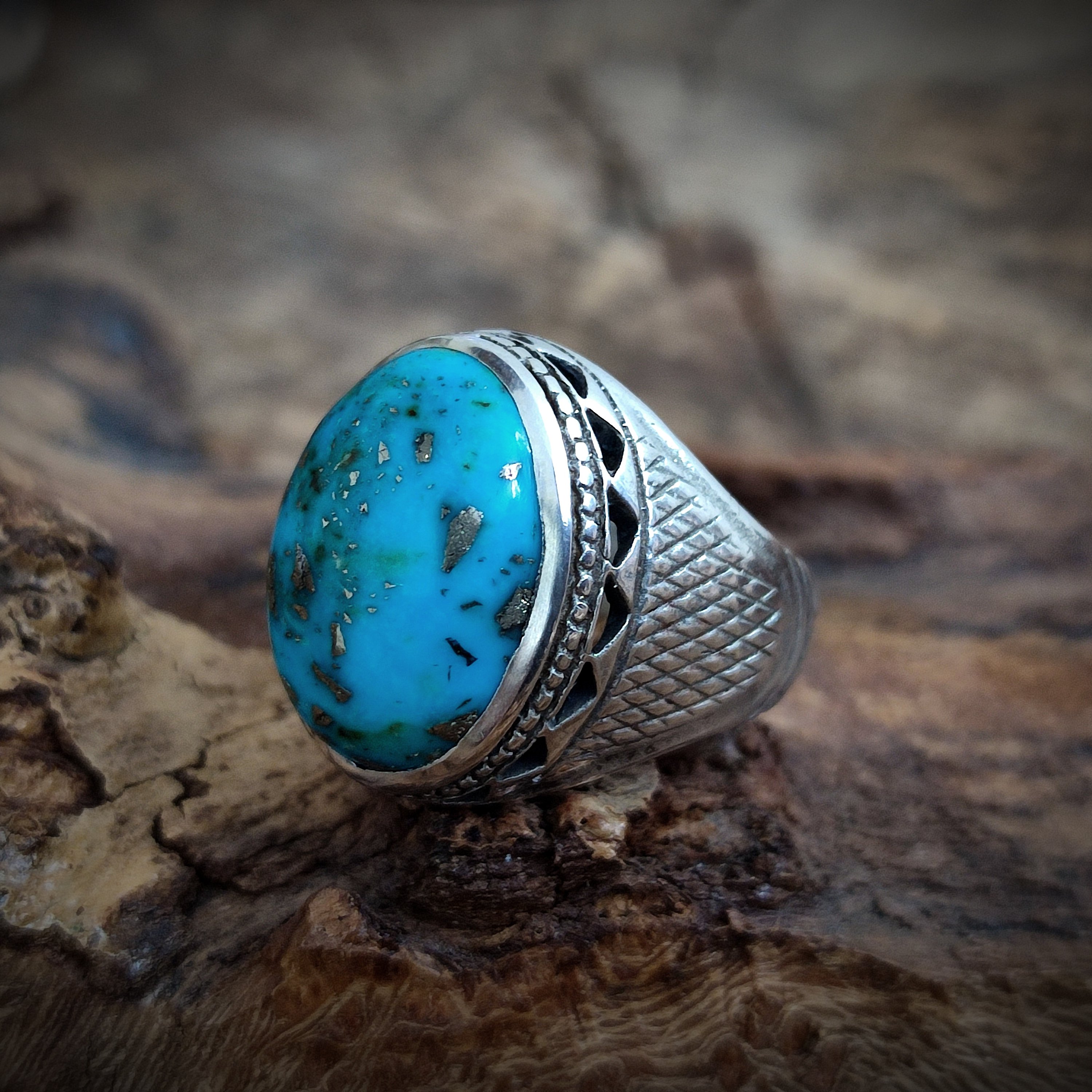 انگشتر نقره با نگین فیروزه کرمان اصیل و طبیعی