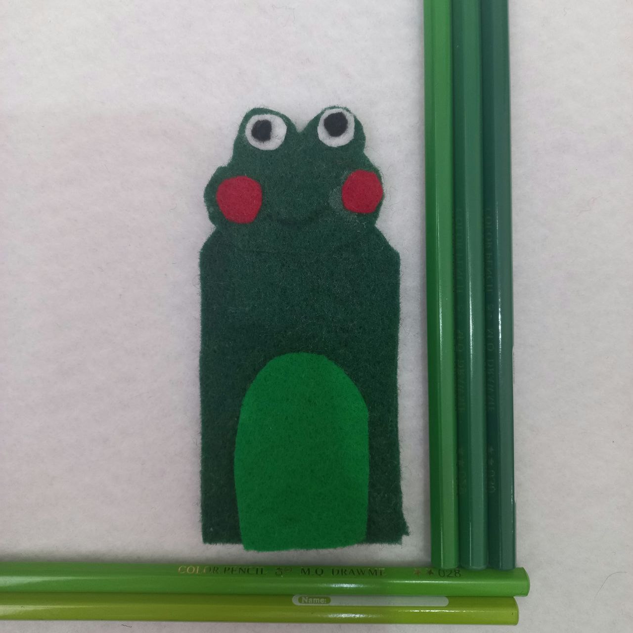عروسک انگشتی نمدی قورباغه سایز 12cm در 5cm