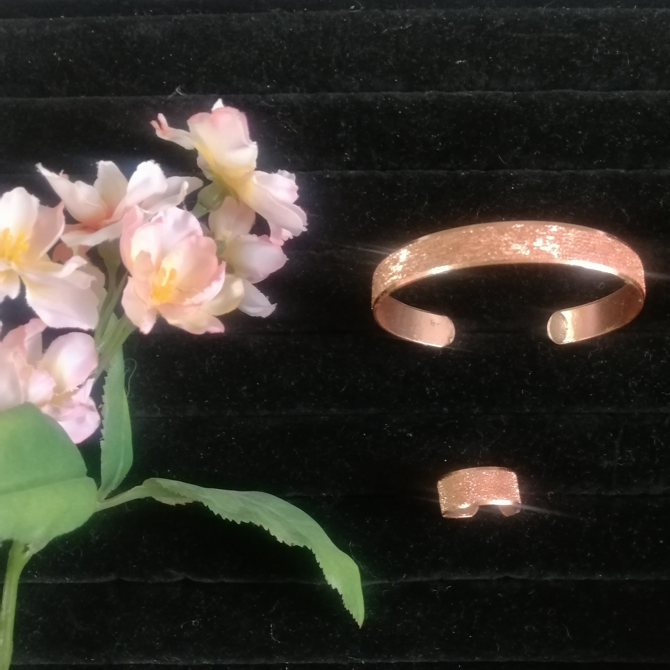 دستبند و انگشتر مسی تراش خورده 1