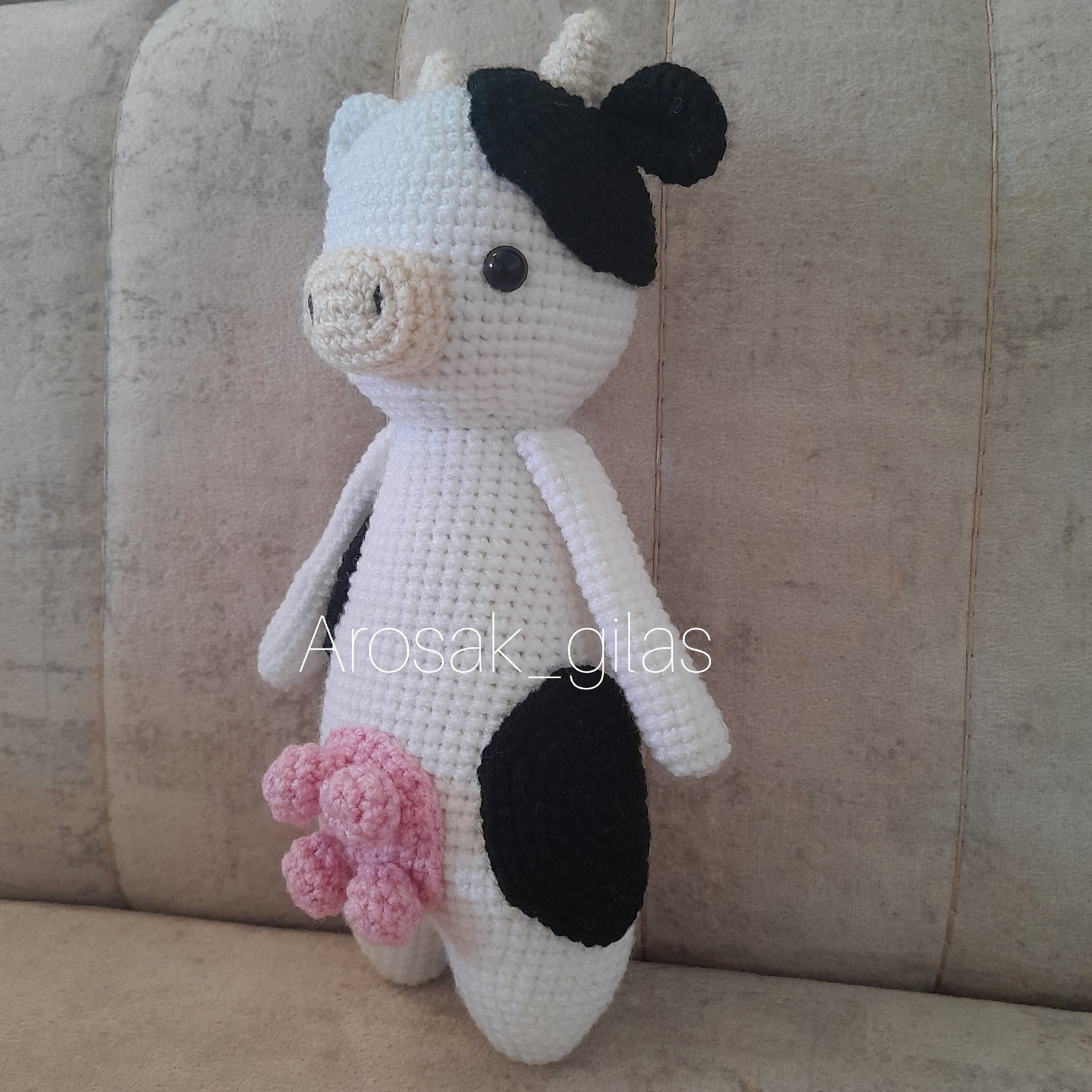 عروسک گاو بافتنی اسباب بازی گاو. قابل سفارش به صورت ست سیسمونی