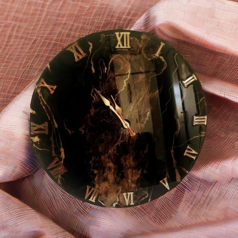 ساعت دیواری رزینی قطر پنچاه سانت طرح مشکی مرمر