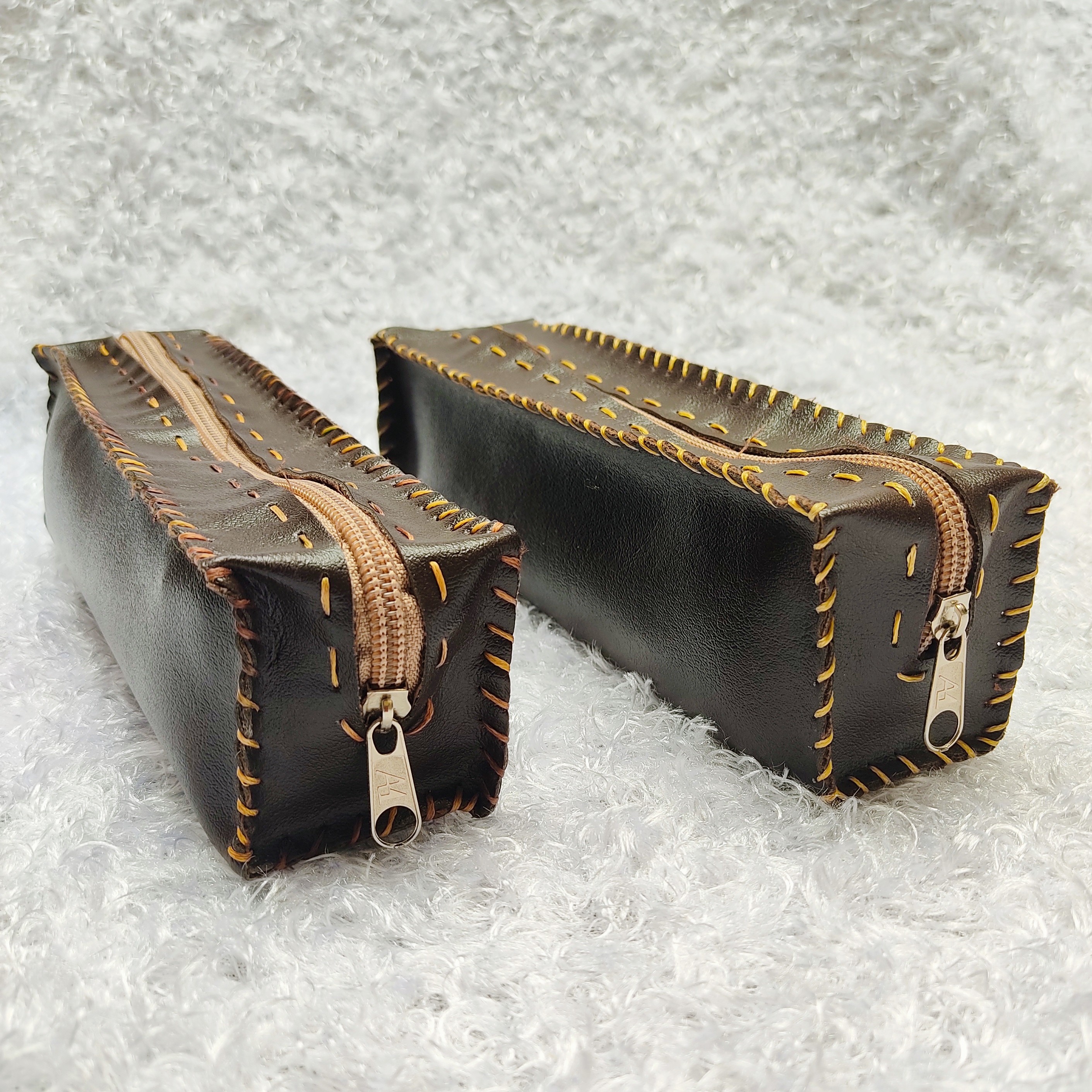 جامدادی چرم دست دوز