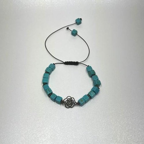 دستبند فیروزه آبی سنتتیک رنگ آبی وزن 11 گرم و طول 37 سانتیمتر 