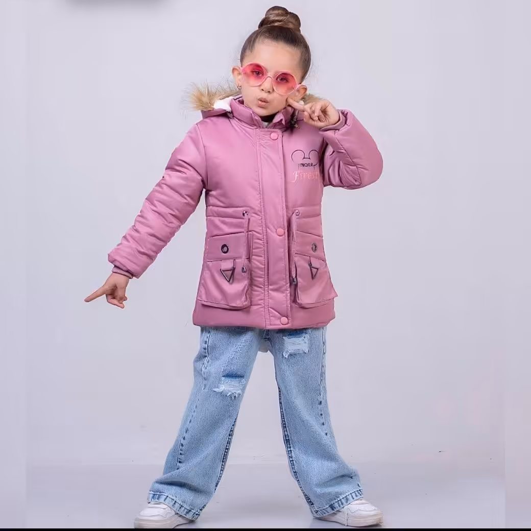 کاپشن پشت بلند K دخترانه شیک رنگبندی متنوع سایزبندی متنوع جنس مموری ضدآب داخل الیاف دارد بسیار ضخیم و گرم