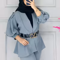 کت شلوار مدل صوفیا کد3کمربند پارچه آب یا ولنتینو دارد