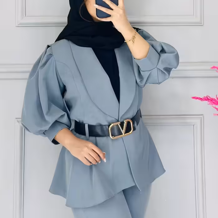 کت شلوار مدل صوفیا کد3کمربند پارچه آب یا ولنتینو دارد