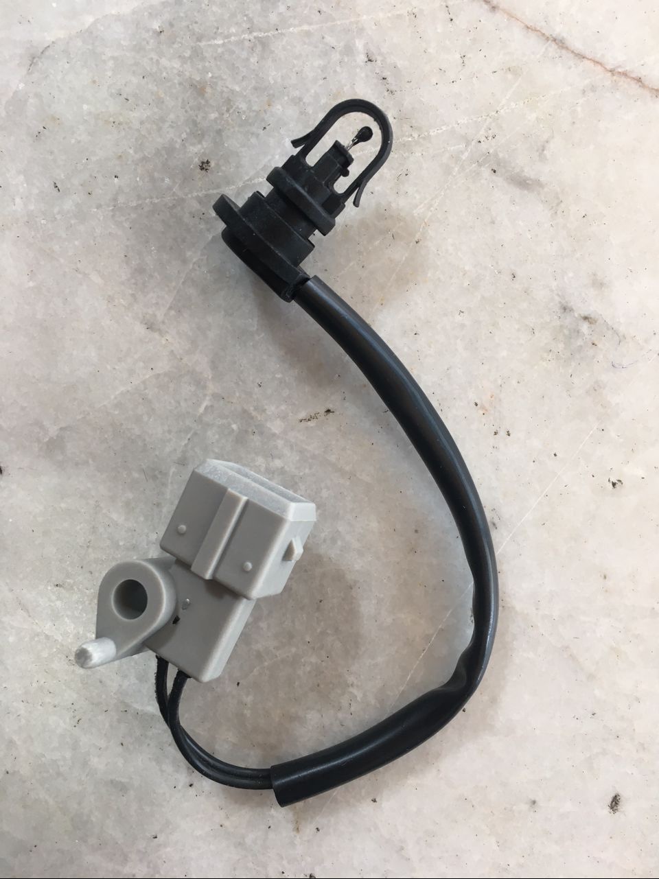 سنسور  گرمکن دریچه گاز پژو 405 ساژم طوسی