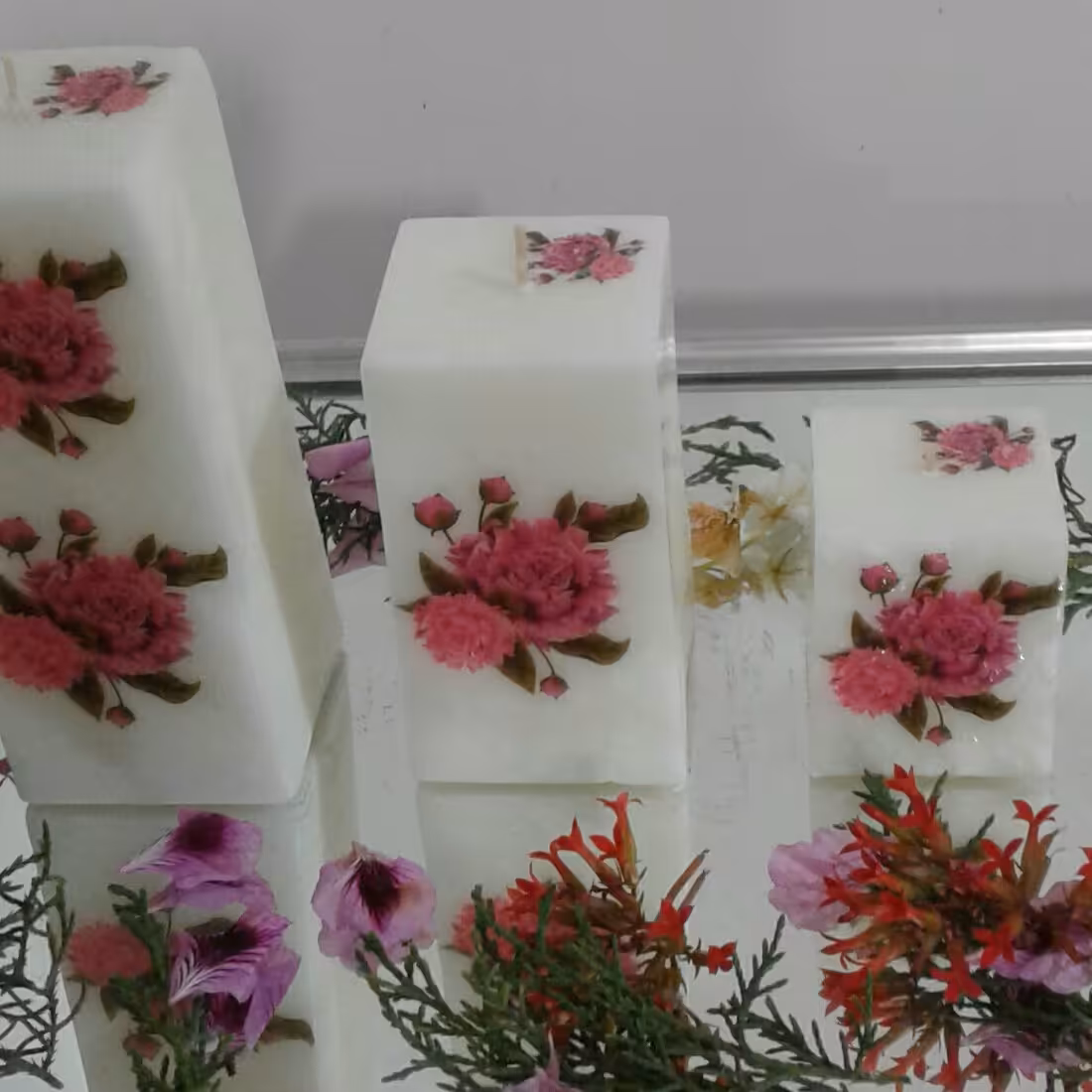 ست سه تایی مکعبی  اندازه - 5و 9 و13  وزن  700 گرم-شمع دست ساز- خرید شمع