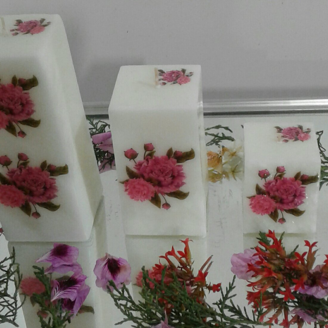 ست سه تایی مکعبی  اندازه - 5و 9 و13  وزن  700 گرم-شمع دست ساز- خرید شمع