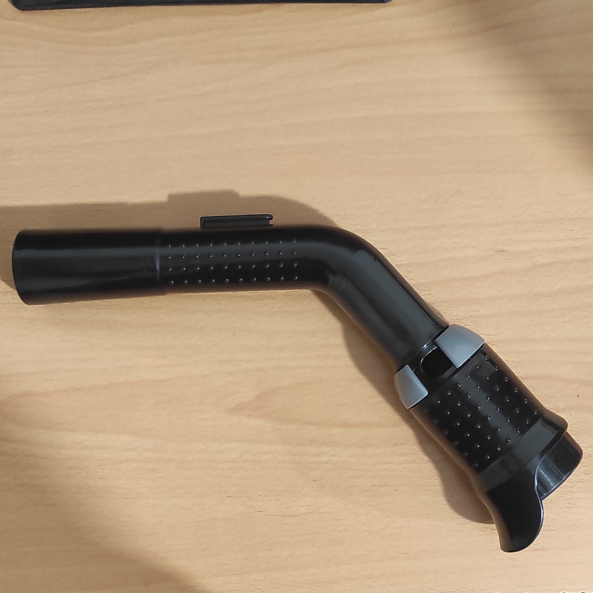 زانو جاروبرقی خارجی  مدل سپاهان  دهنه خرطومی 38  رنگ مشکی