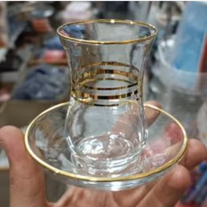 استکان و نعلبکی و چهار خط لب طلا(پس کرایه)