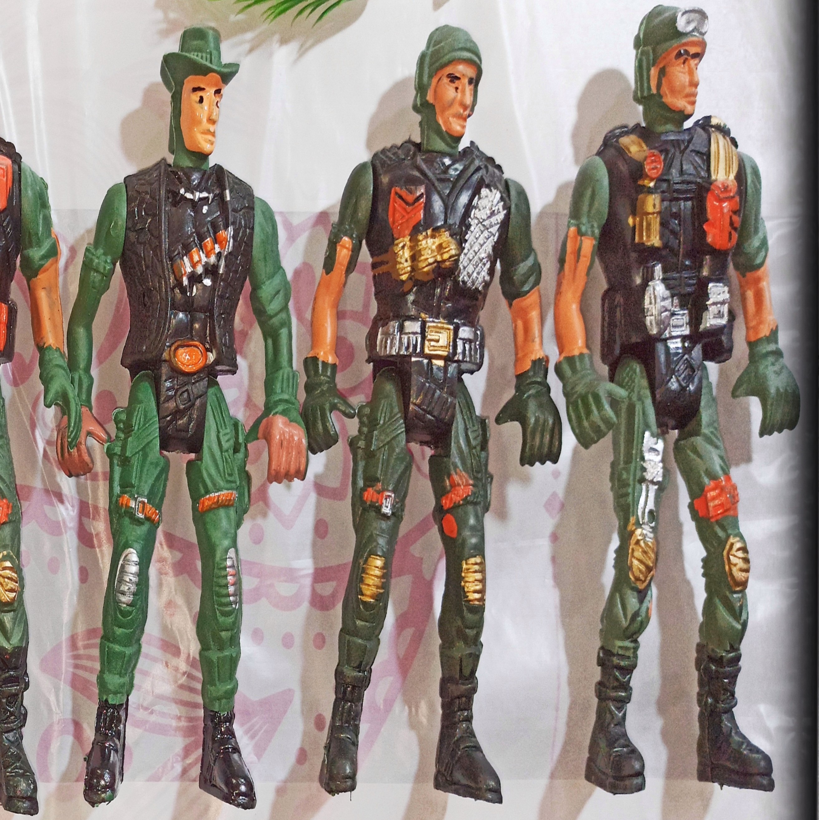 اسباب بازی آدمک سرباز نظامی با تفنگ
3 عددی