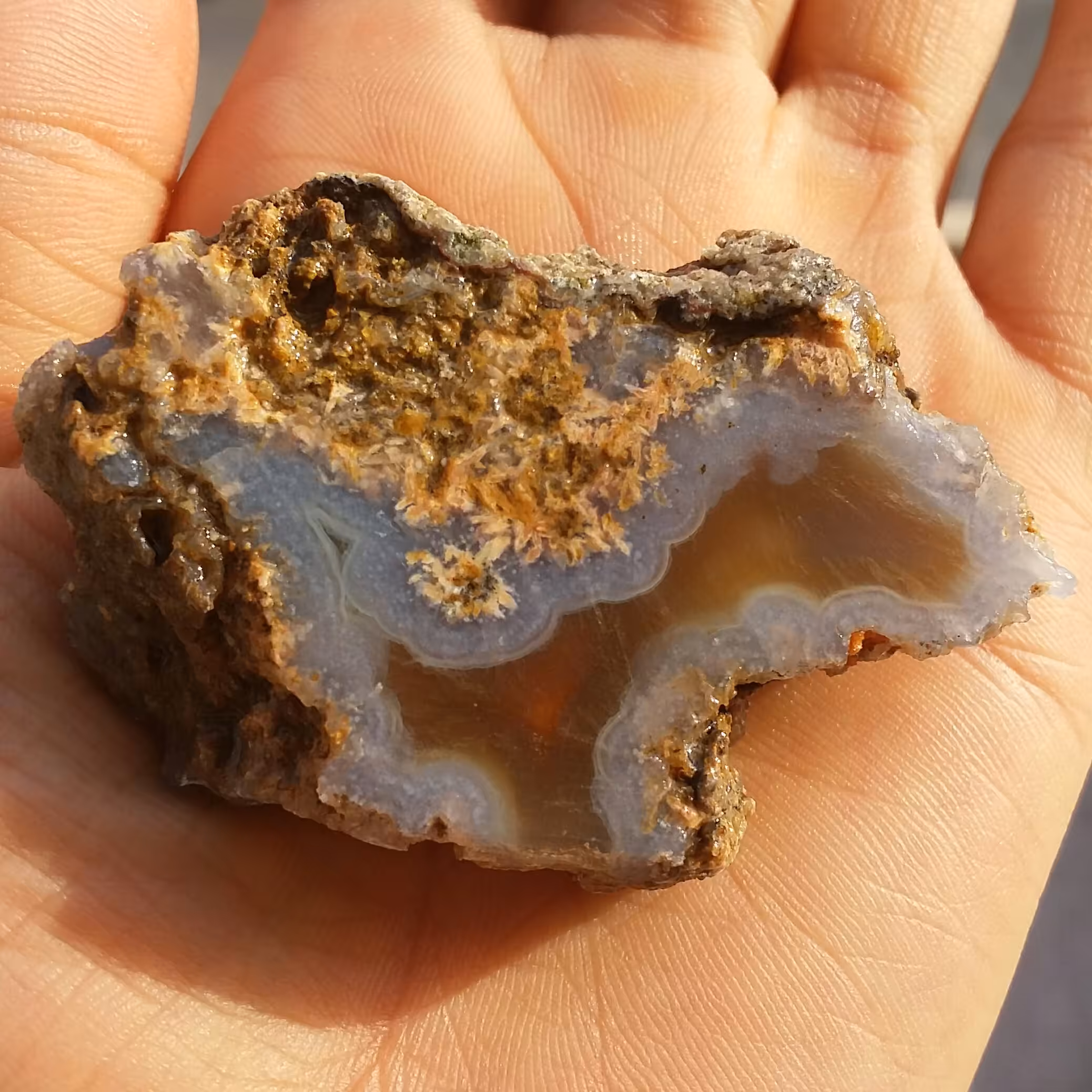 اسلایس سنگ راف عقیق سلیمانی 3 بعدی رنگی بسیار کمیاب خارق العاده محشر 100 در صد طبیعی شاااهکار خلقت دیدنی