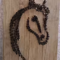 میخ و نخ طرح اسب رنگ نخ مشکی طول 33 و عرض 21 سانتی متر