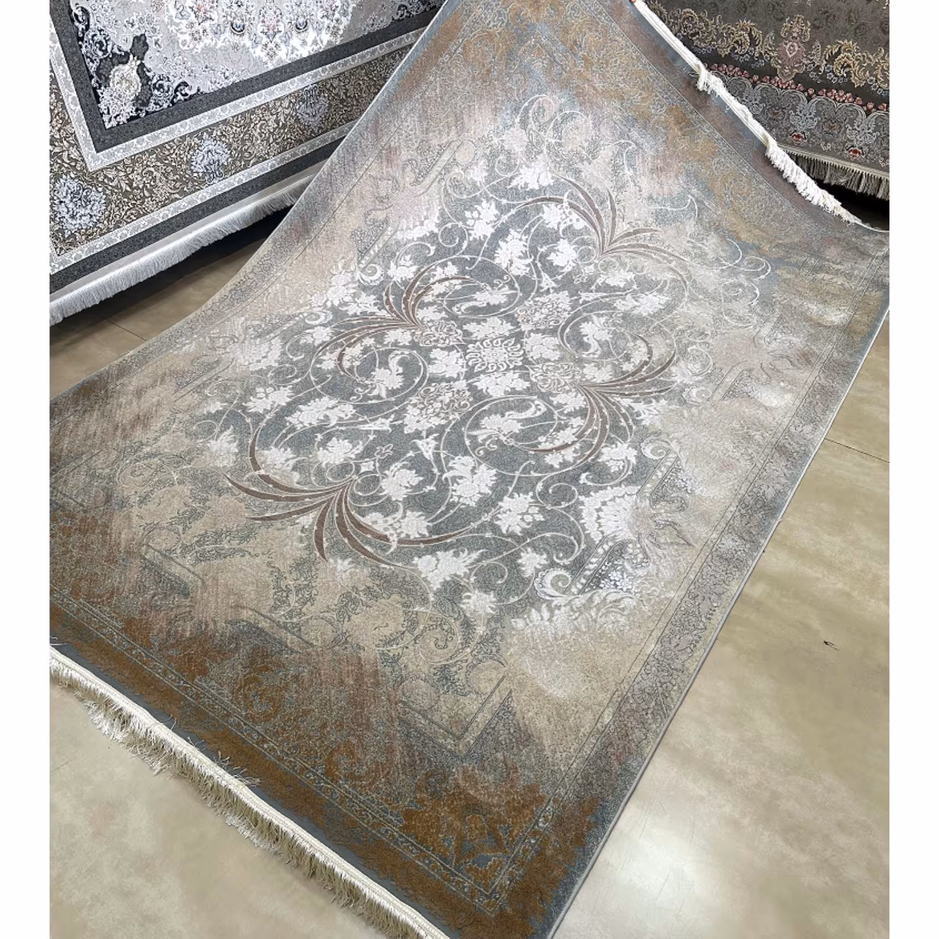 فرش افشان زمینه نسکافه ای 700شانه اصل 6 متری