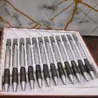 مداد اتود 5دهم رنگی مارک پارسیکار با نوک مخفی شونده جهت جلوگیری از شکستگی 
دارای نوک مخفی شونده برای جلوگیری از شکستگی 