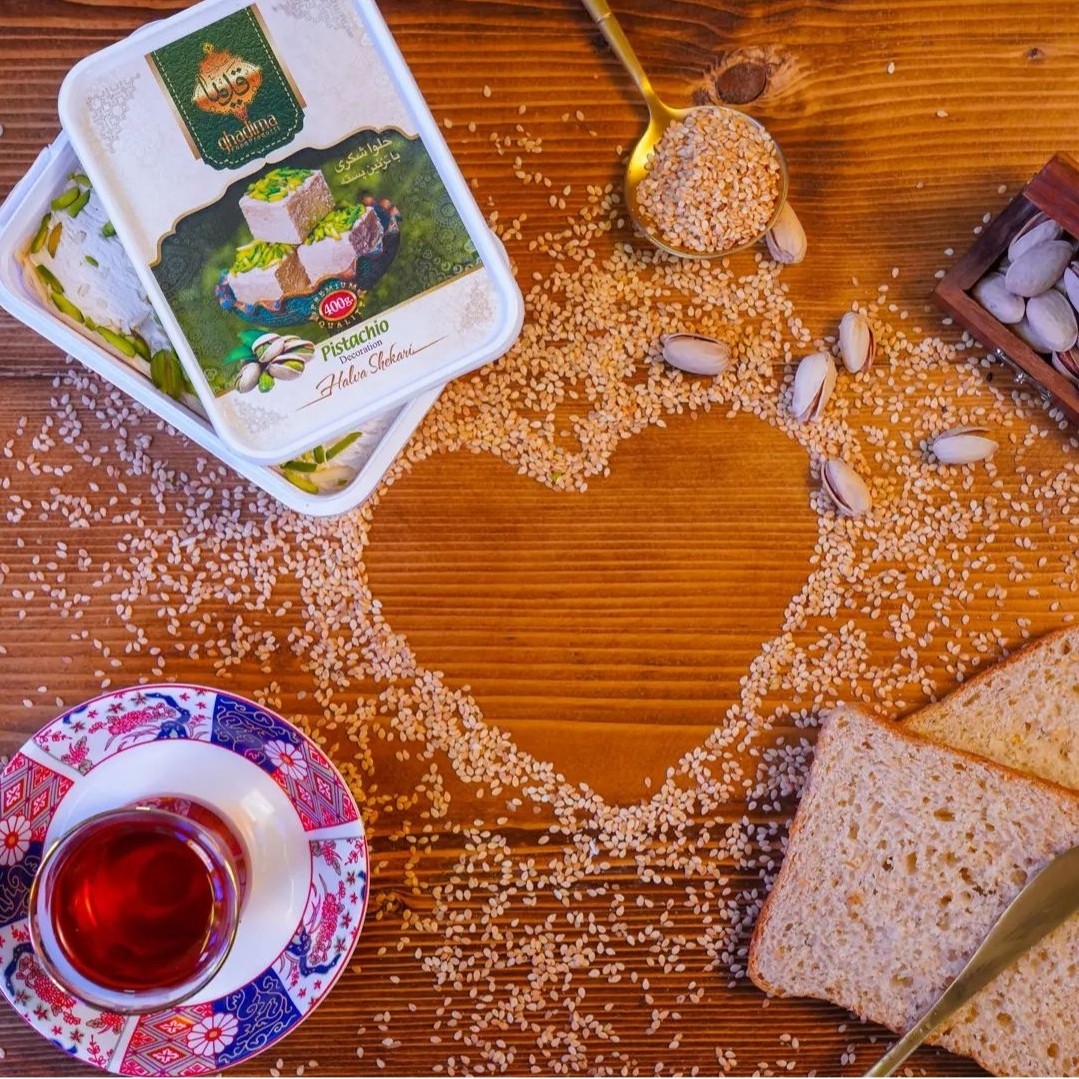 حلوا شکری با تزئین پسته 400 گرم قدیما