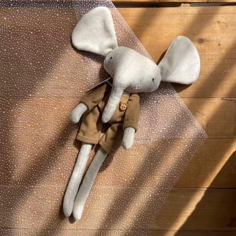 عروسک دستساز