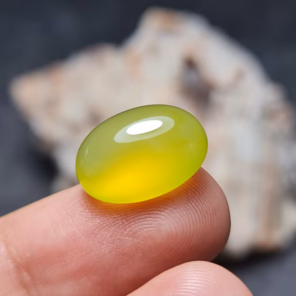  نگین فوق العاده زیبای سنگ عقیق خوش رنگ  اصل معدنی
کد 27482