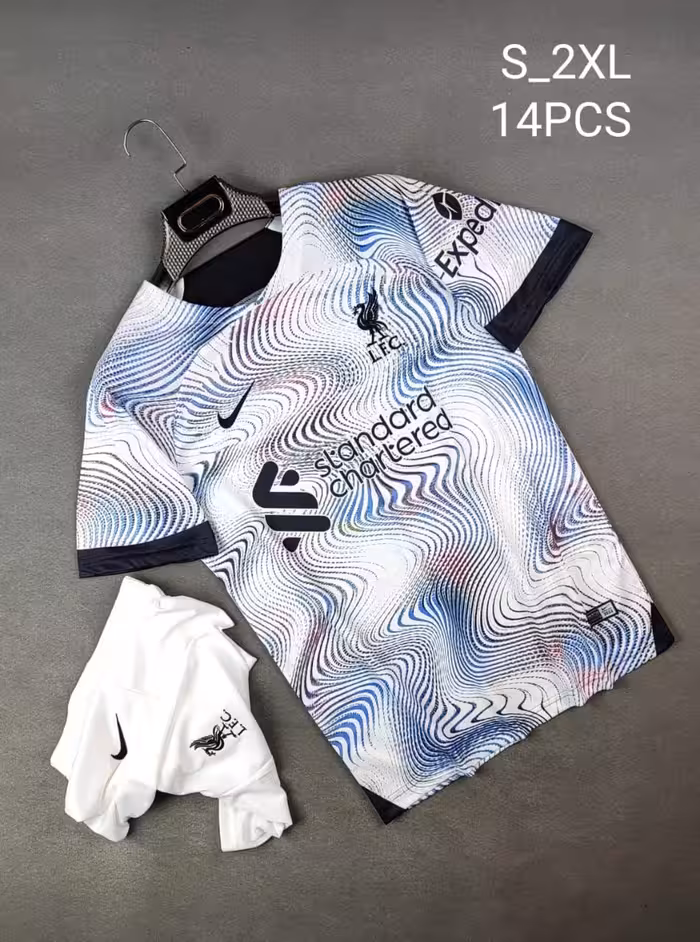 کیت دوم لیورپول (پیراهن شورت) فصل 2022-2023