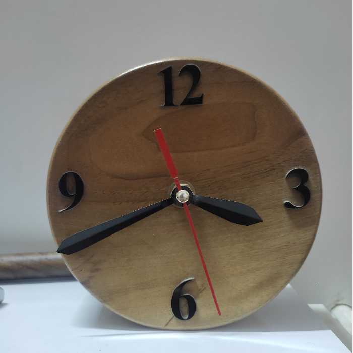 ساعت رومیزی چوبی