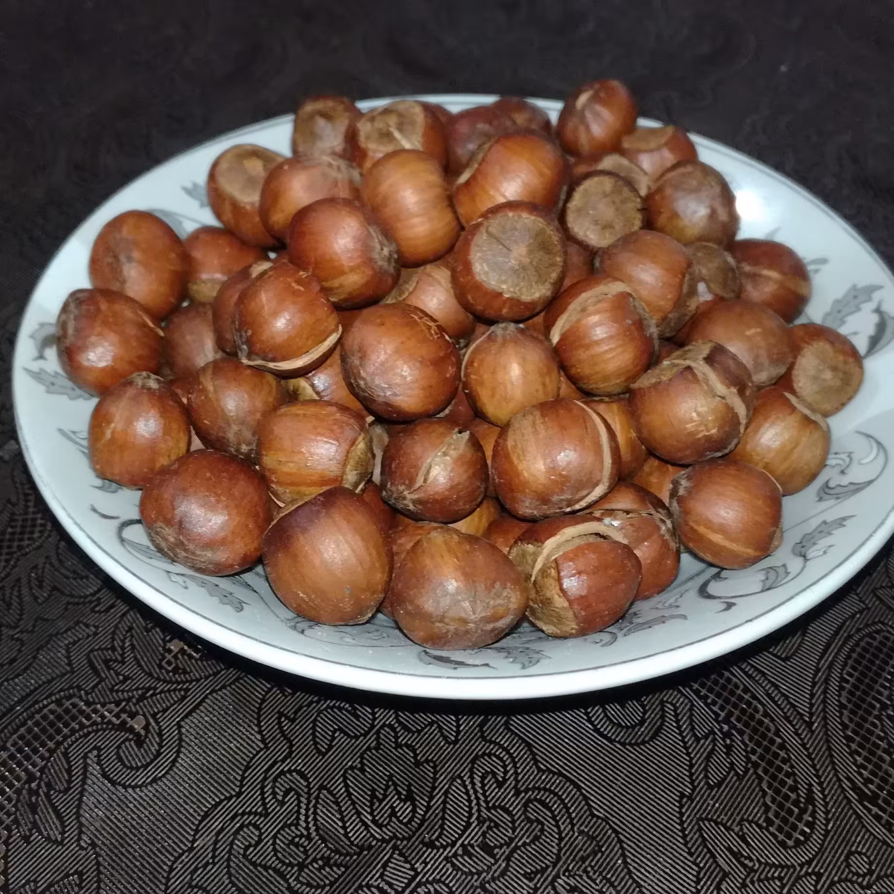 فندق تَرَک خورده شور بوداده 1400 (1 کیلوگرمی)