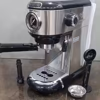 اسپرسو ساز مباشی مدل 2025   توان 1450  فشار بار 20 بار  ظرفیت مخزن 1.25 