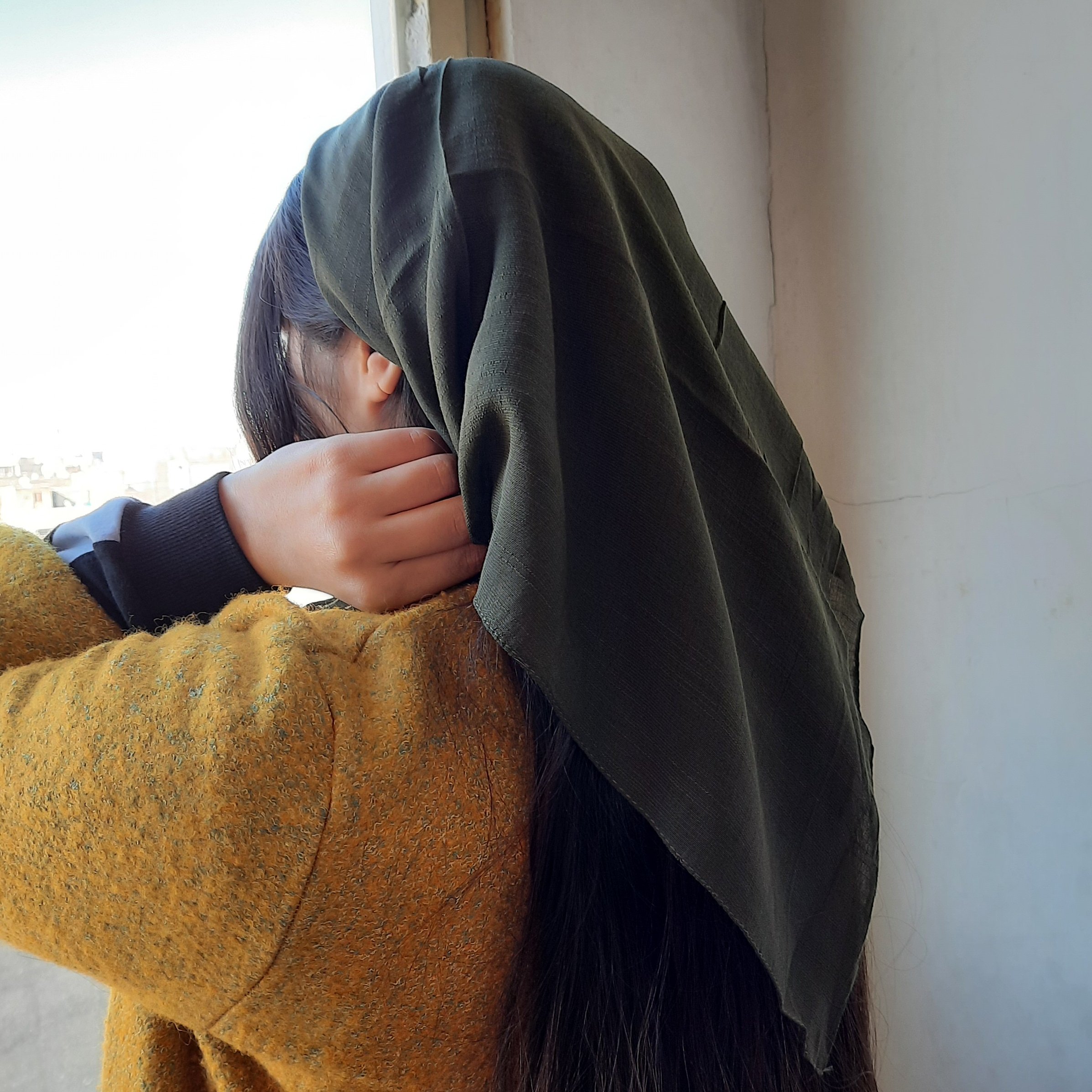 مینی اسکارف/ بیبی اسکارف/ روسری قواره کوچک دو رنگ زیتونی و کرم شکلاتی