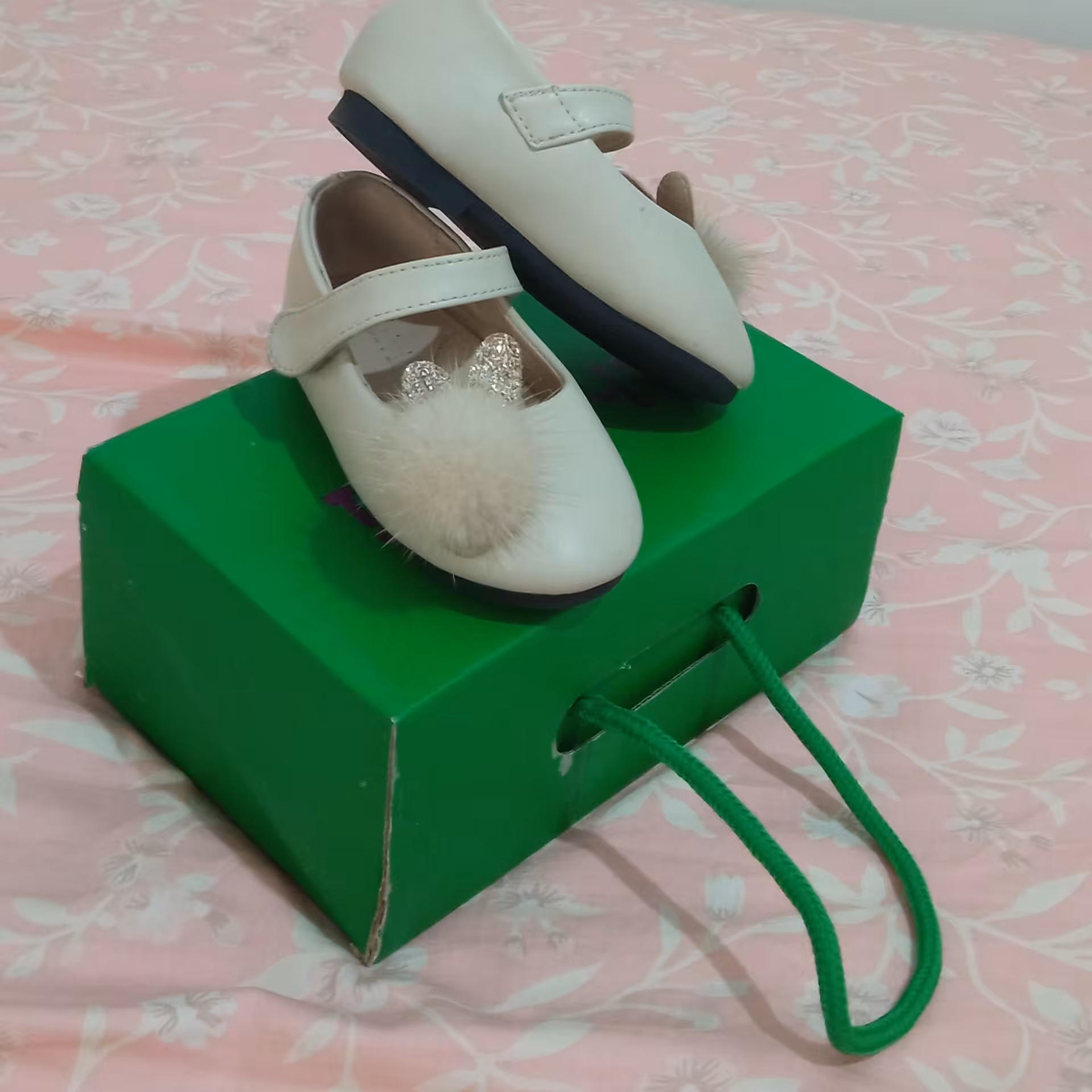 کفش دخترانه وارداتی مجلسی بسیار شیک و گوگولی 