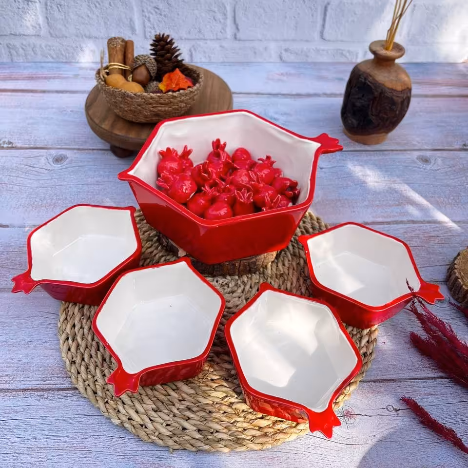 ست ظروف  یلدایی طرح انار  یک عدد کاسه به همراه 4 عدد کاسه کوچک