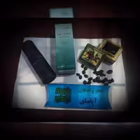 ادکلن می تو(Me too)مردانه هستن،شرکتش میلتون للوید هست،رایحه شم خنک و تلخه،مناسب تمامی سنین،تا همینجا بدونین کافیه