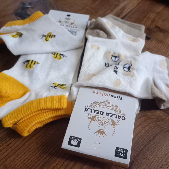 جوراب زنانه و مردانه در طرحهای مختلف و زیبا 