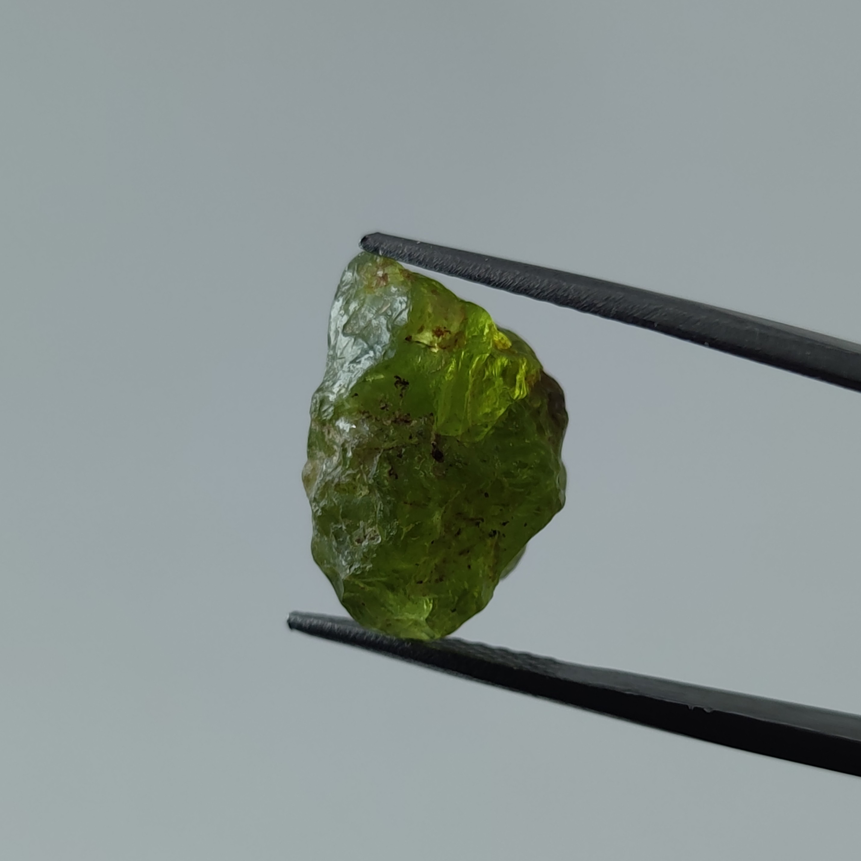 راف سنگ زبرجد معدنی و طبیعی کشور پاکستان (کریستالی)      