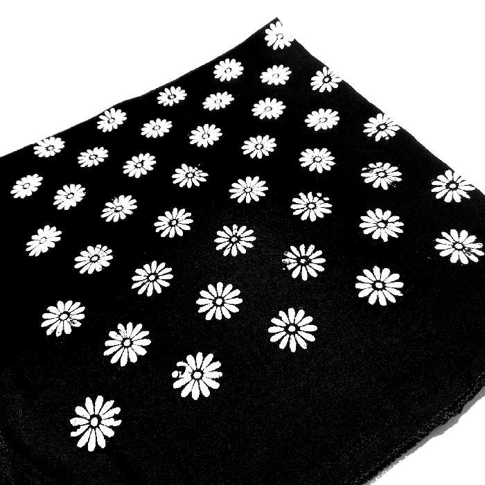 دستمال سر (دستمال گردن) باندانا طرح گل بابونه 