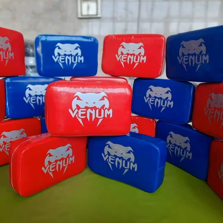 میت بالشی باشگاهی کوچک