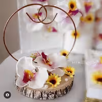 جاحلقه عروس  وزن یک کیلو گرم رنگ بنفش و سفید گل ارکید .مخصوص محضر و عقد