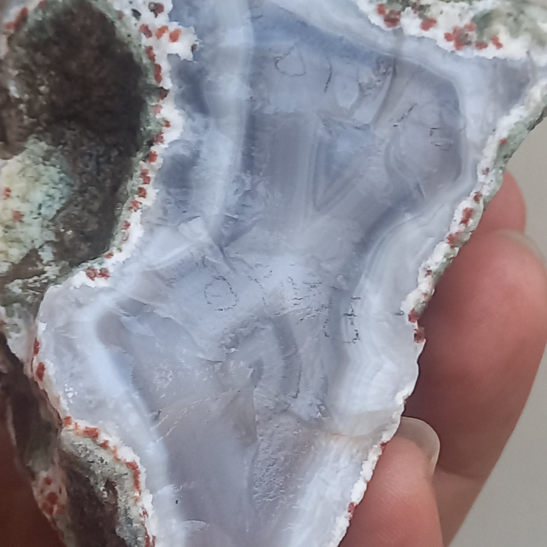 سنگ راف عقیق سلیمانی نیم کیلویی خوش نقش و زیبا