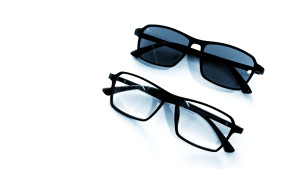 عینک فتوکرومیک مخصوص آفتاب و دید در شب و رانندگی