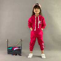 هودی شلوار آدیداس کیفیت عالی نخ پنبه دورس دختر و پسر عیدانه جذاب بدون رنگ دهی پرز دهی فوق‌العاده مناسب ایام عید با تنخور