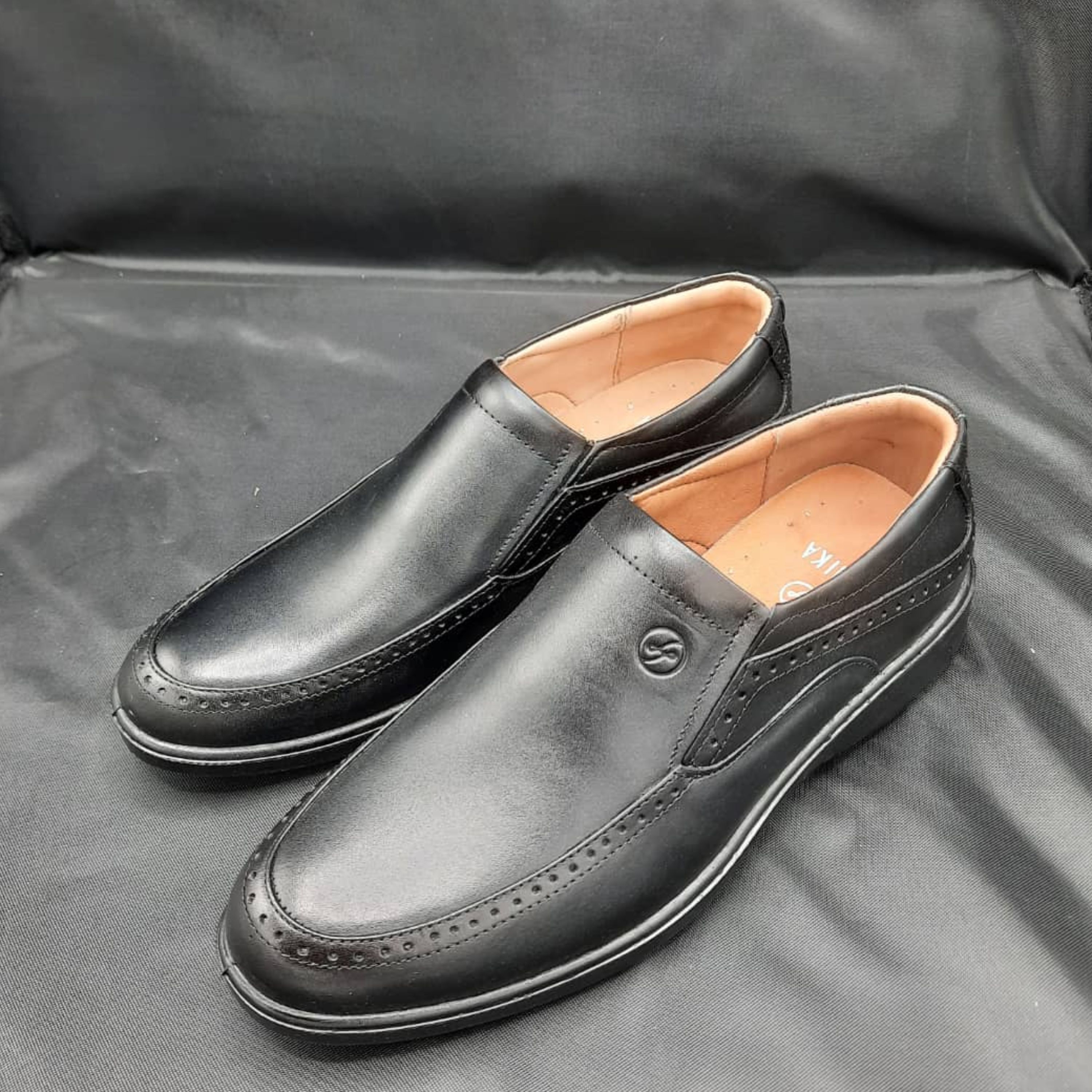 کفش راحتی و اداری  تبریز برند شیکا