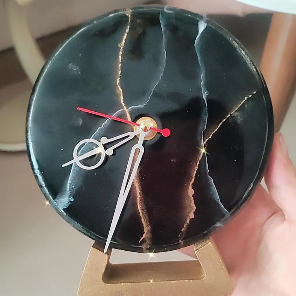 ساعت  رو میزی