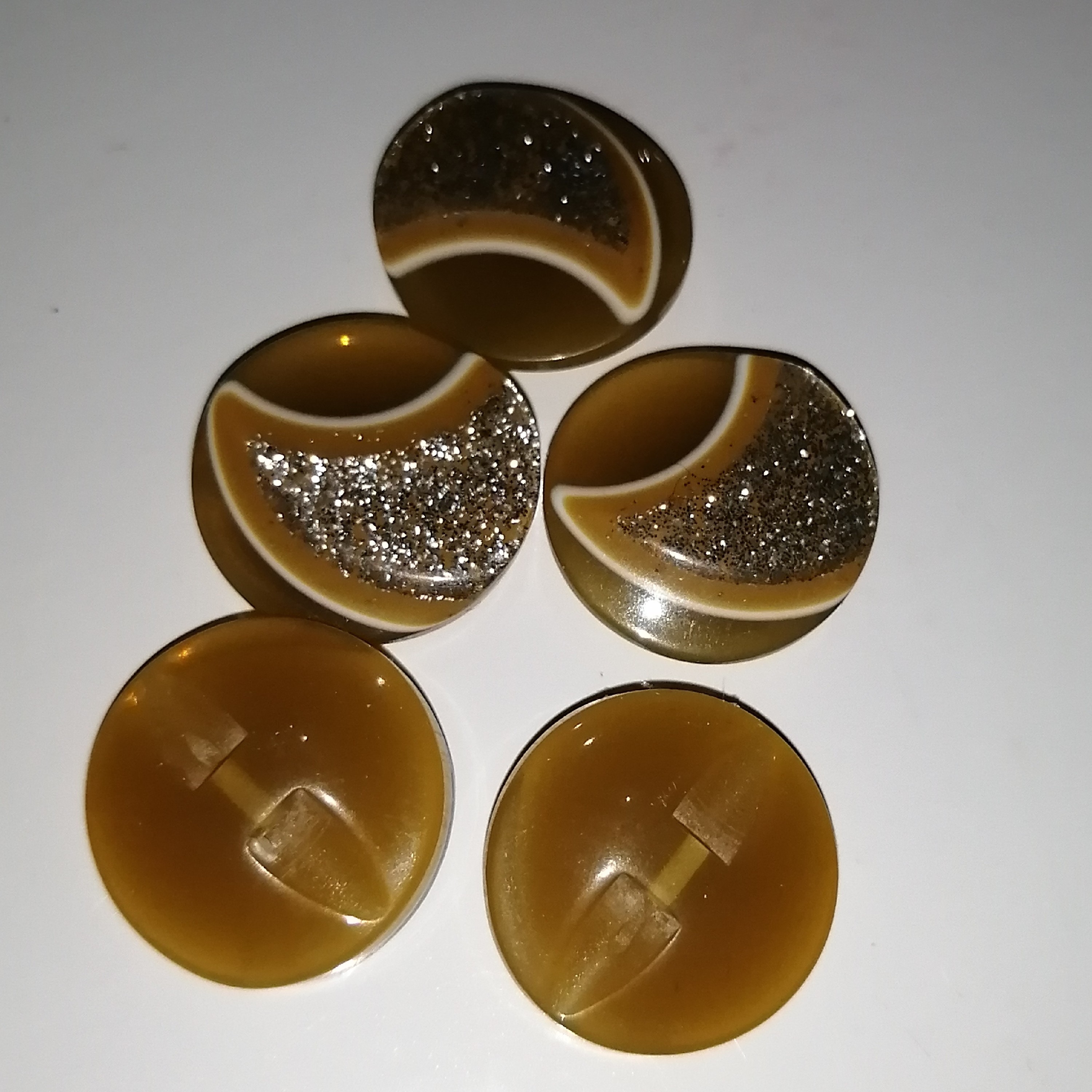 دکمه لباس متوسط طرح شیشه ای اکلیلی رنگ قهوه ای بسته 5 عددی 