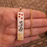 گردنبند یا آویز ماشین  دو طرفه رزینی مادرم  دوستت دارم 