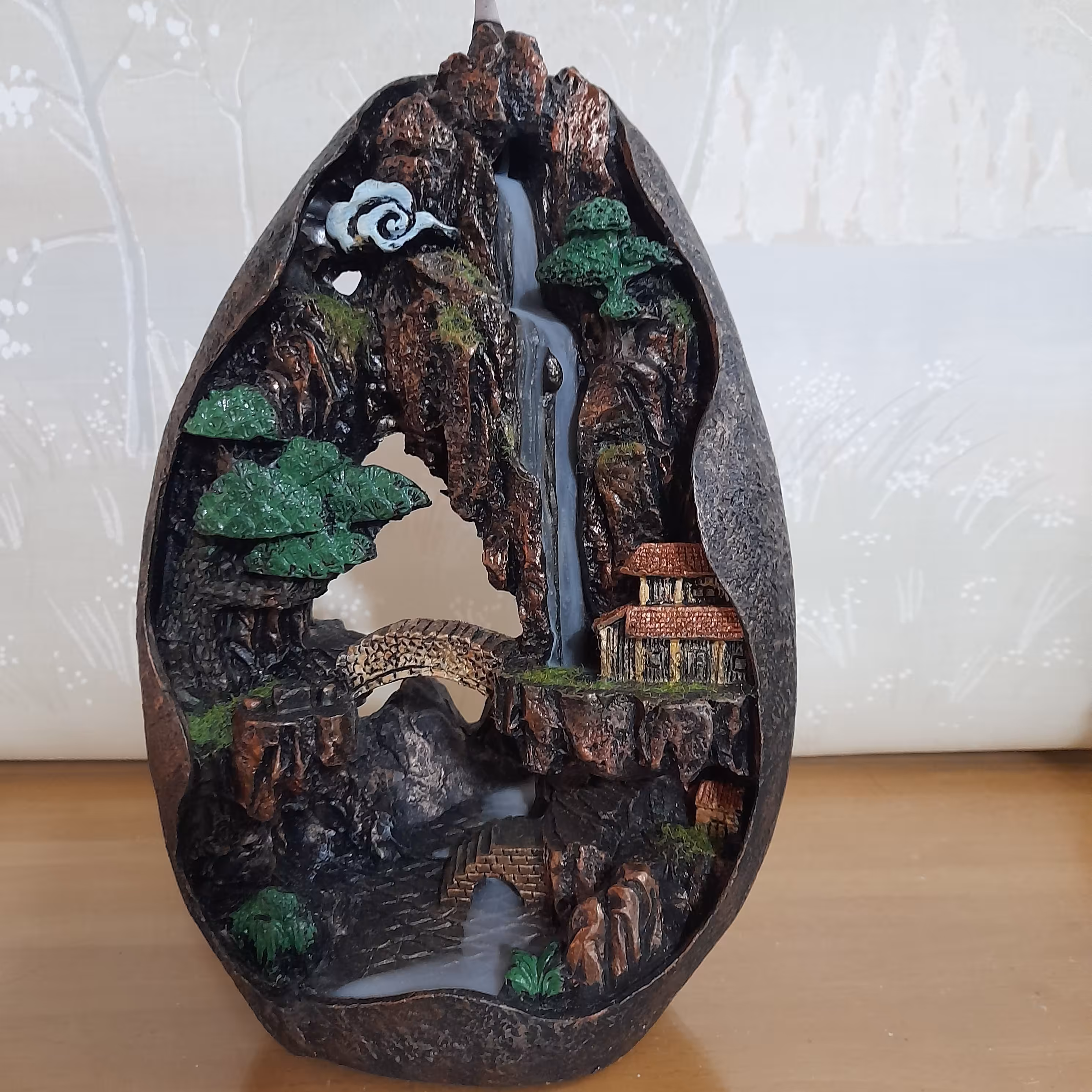 عود سوز آبشاری بزرگ زیبا و لاکچری منظره صخره (طرح قالب اشکی)