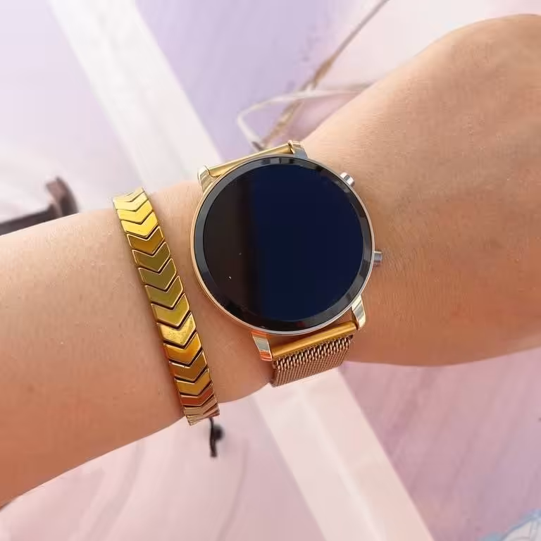 ست ساعت زنانه و پک کامل در عکس