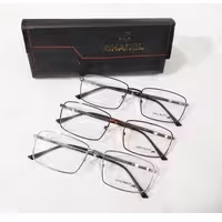 عینک طبی فلزی مردانه  برند اصل Geni martin زیبا و خاص 